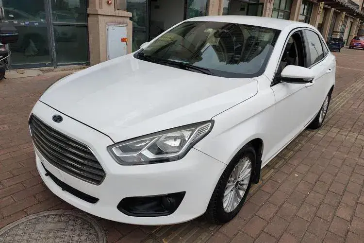 2015 Ford Escort 1.5L 113HP L4 5MT