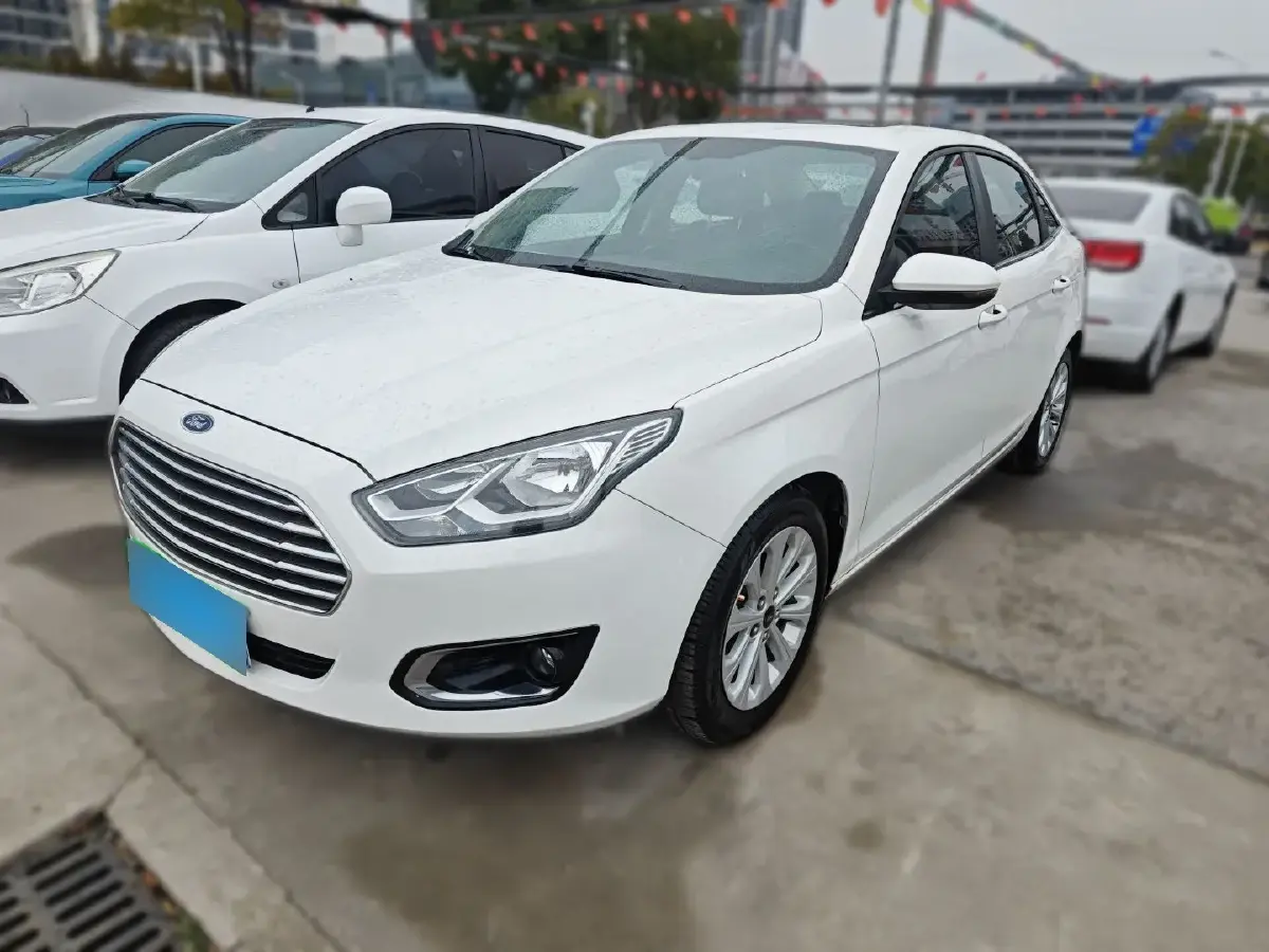 2015 Ford Escort 1.5L 113HP L4 6AT