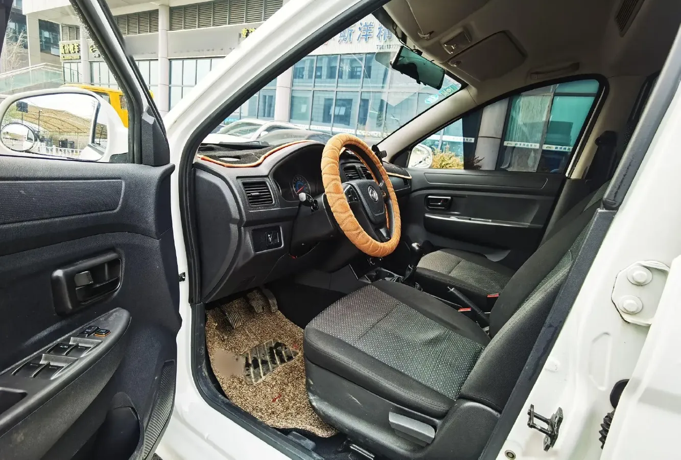 2019 DongFeng Fengon Fengon 330 1.5L 116HP L4 5MT,autocango,china used car exporter,china ev exporter,chinese used car exporter,chinese used ev exporter