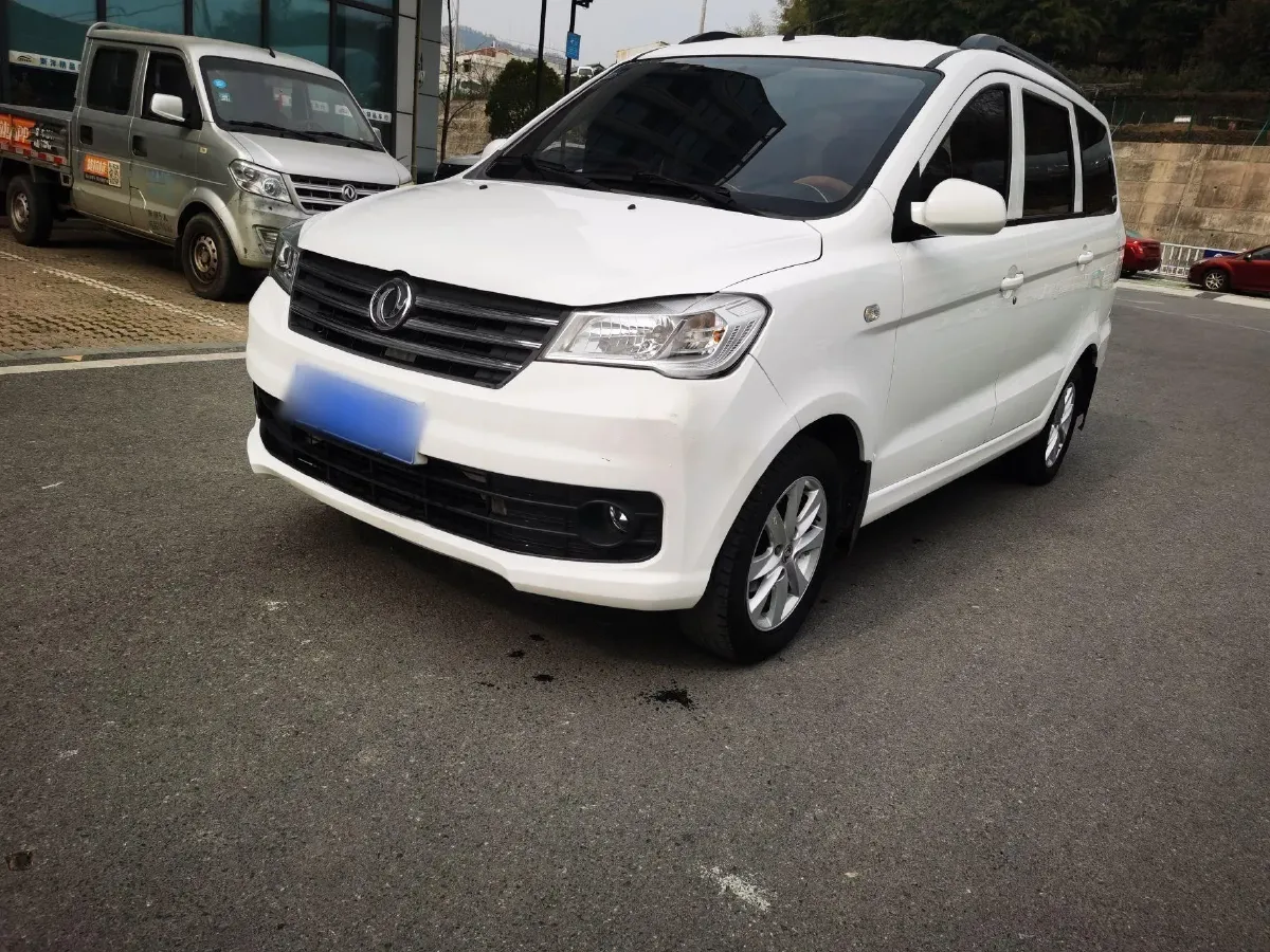 2019 DongFeng Fengon Fengon 330 1.5L 116HP L4 5MT,autocango,china used car exporter,china ev exporter,chinese used car exporter,chinese used ev exporter