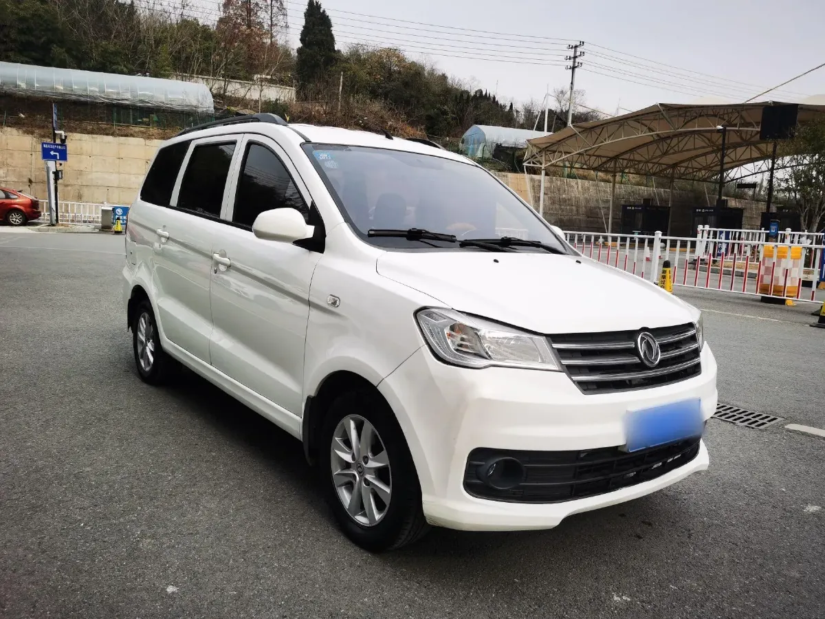 2019 DongFeng Fengon Fengon 330 1.5L 116HP L4 5MT,autocango,china used car exporter,china ev exporter,chinese used car exporter,chinese used ev exporter