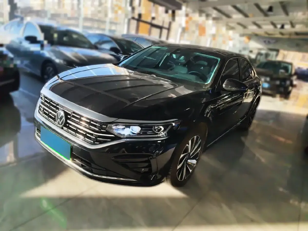 2022 Volkswagen Passat 2.0T 186HP L4 7DCT
