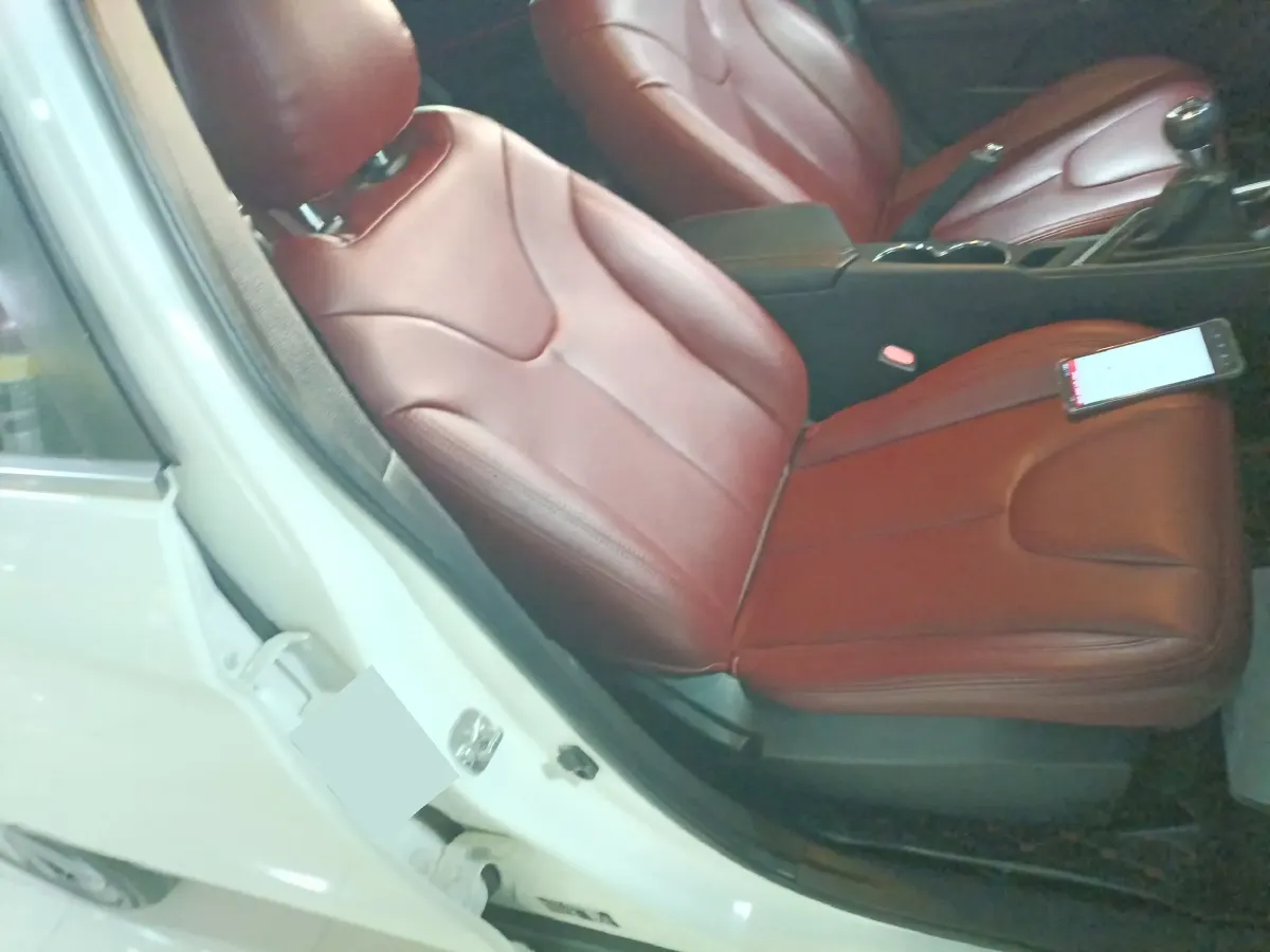 2018 Venucia D60 1.6L 126HP L4 5MT,autocango,china used car exporter,china ev exporter,chinese used car exporter,chinese used ev exporter