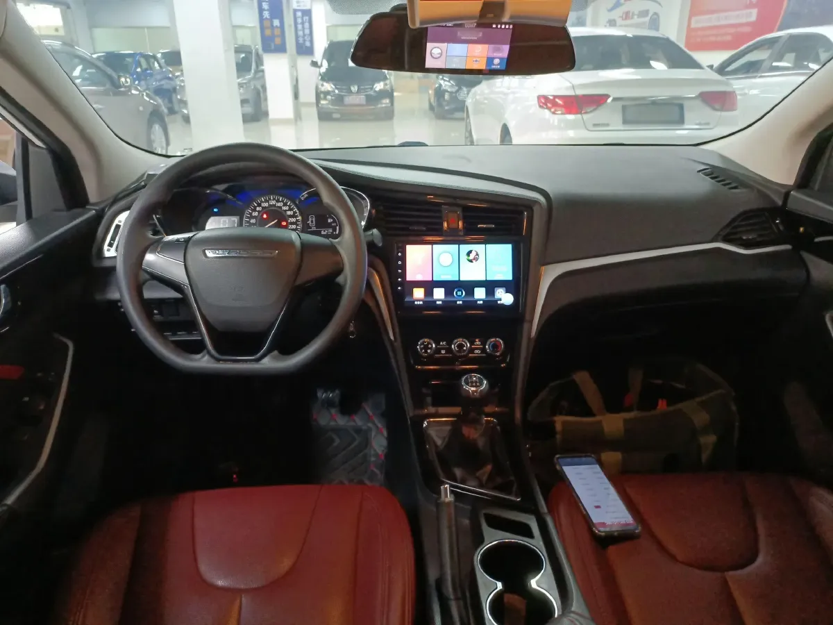 2018 Venucia D60 1.6L 126HP L4 5MT,autocango,china used car exporter,china ev exporter,chinese used car exporter,chinese used ev exporter
