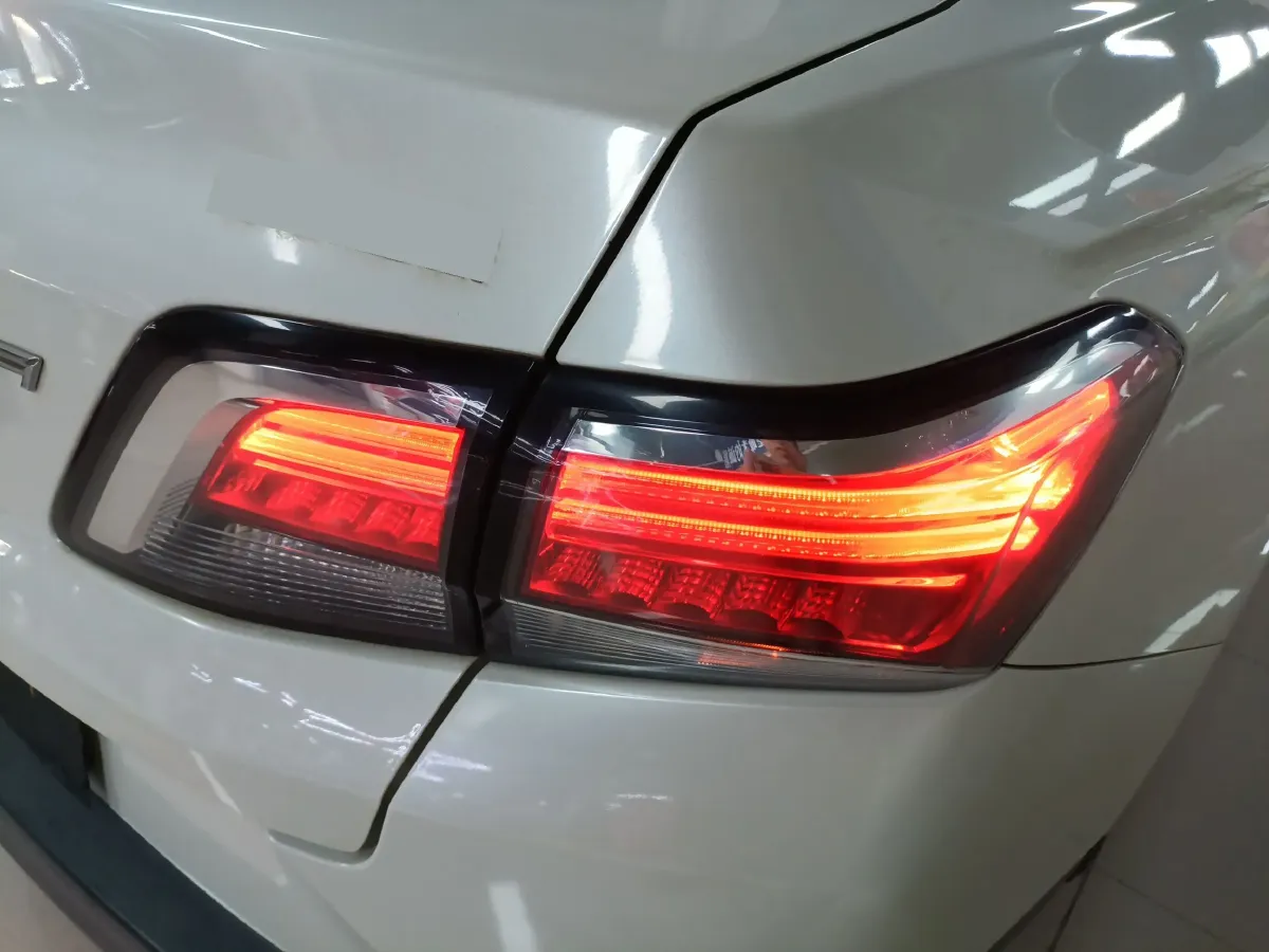 2018 Venucia D60 1.6L 126HP L4 5MT,autocango,china used car exporter,china ev exporter,chinese used car exporter,chinese used ev exporter