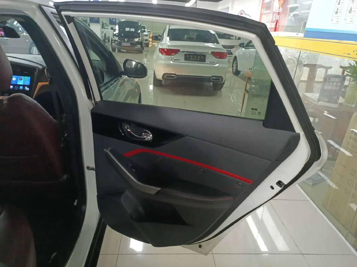 2018 Venucia D60 1.6L 126HP L4 5MT,autocango,china used car exporter,china ev exporter,chinese used car exporter,chinese used ev exporter