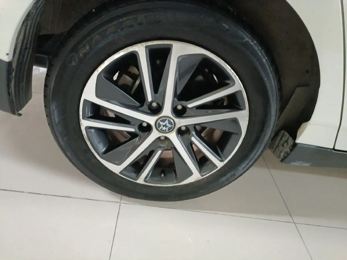 2018 Venucia D60 1.6L 126HP L4 5MT,autocango,china used car exporter,china ev exporter,chinese used car exporter,chinese used ev exporter