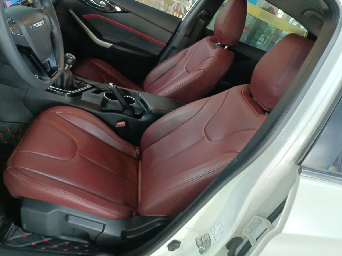 2018 Venucia D60 1.6L 126HP L4 5MT,autocango,china used car exporter,china ev exporter,chinese used car exporter,chinese used ev exporter