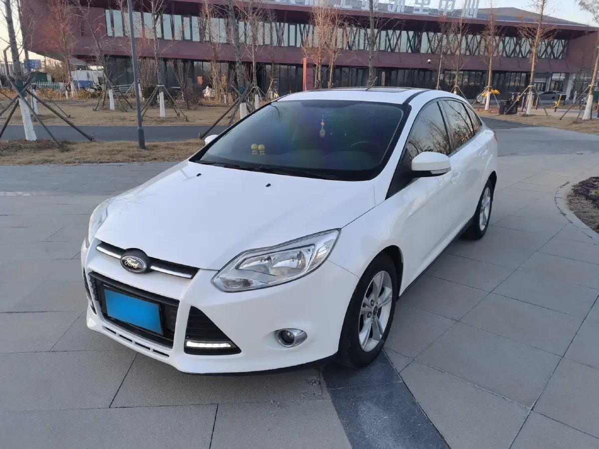 2012 Ford Focus 1.6L 125HP L4 6DCT
