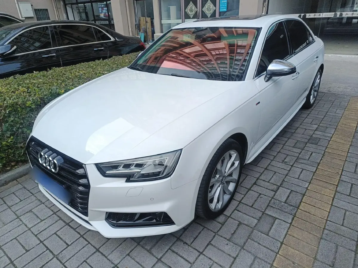 2017 Audi A4L 2.0T 190HP L4 7DCT