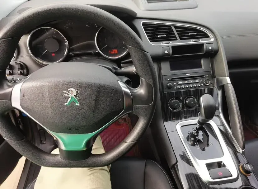 2015 Peugeot 3008 1.6T 167HP L4 6AT,autocango,china used car exporter,china ev exporter,chinese used car exporter,chinese used ev exporter
