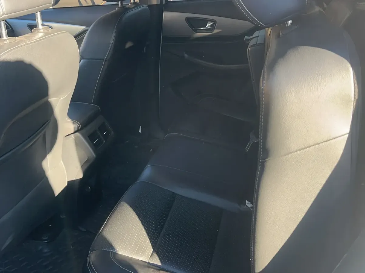 2019 DongFeng Fengon Fengon S560 1.8L 139HP L4 CVT,autocango,china used car exporter,china ev exporter,chinese used car exporter,chinese used ev exporter