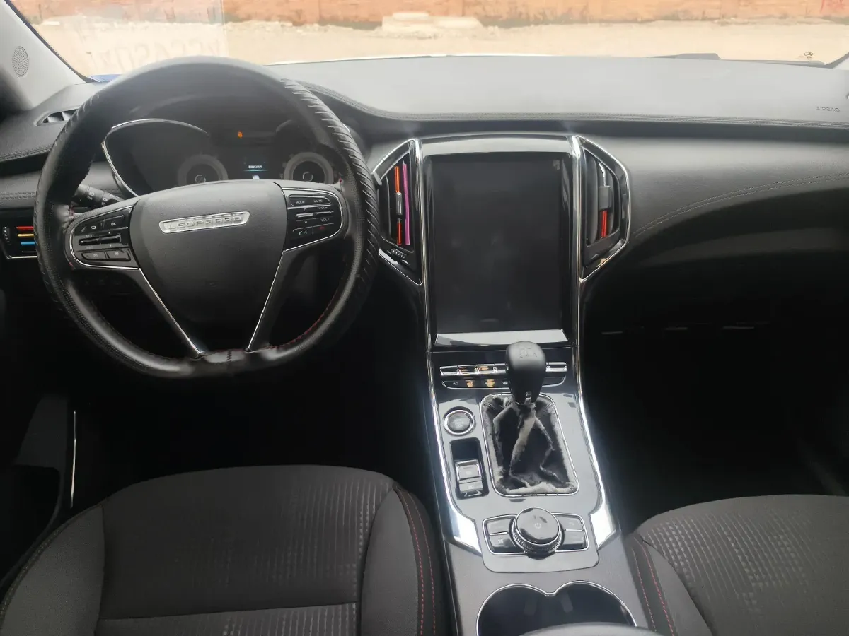 2017 Leopaard CS9 1.5L 113HP L4 5MT,autocango,china used car exporter,china ev exporter,chinese used car exporter,chinese used ev exporter