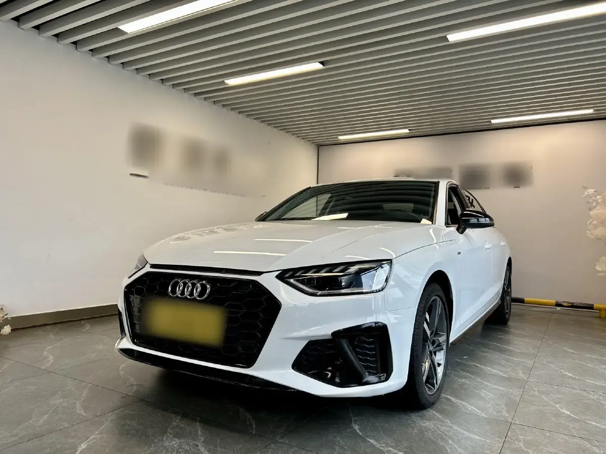 2023 Audi A4L 2.0T 190HP L4 7DCT