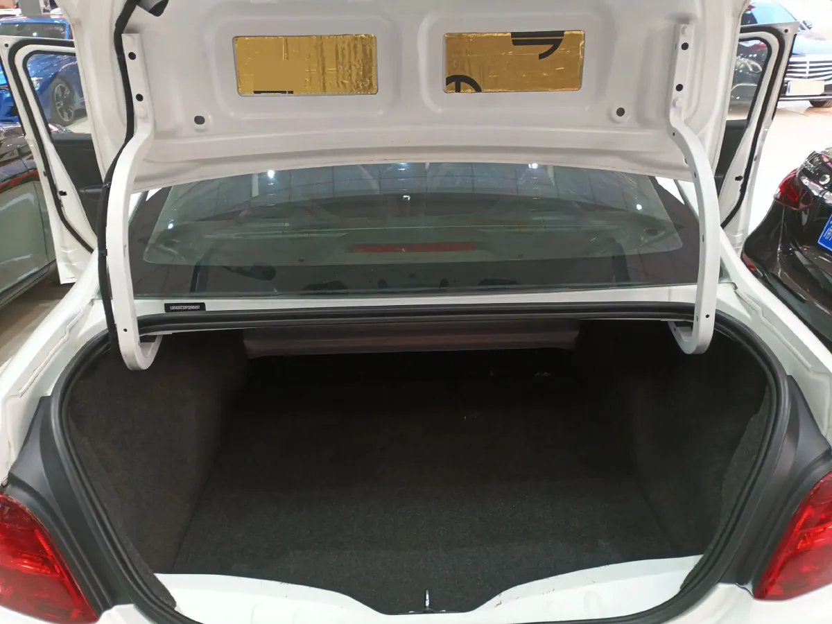 2014 Peugeot 301 1.6L 117HP L4 4AT,autocango,china used car exporter,china ev exporter,chinese used car exporter,chinese used ev exporter