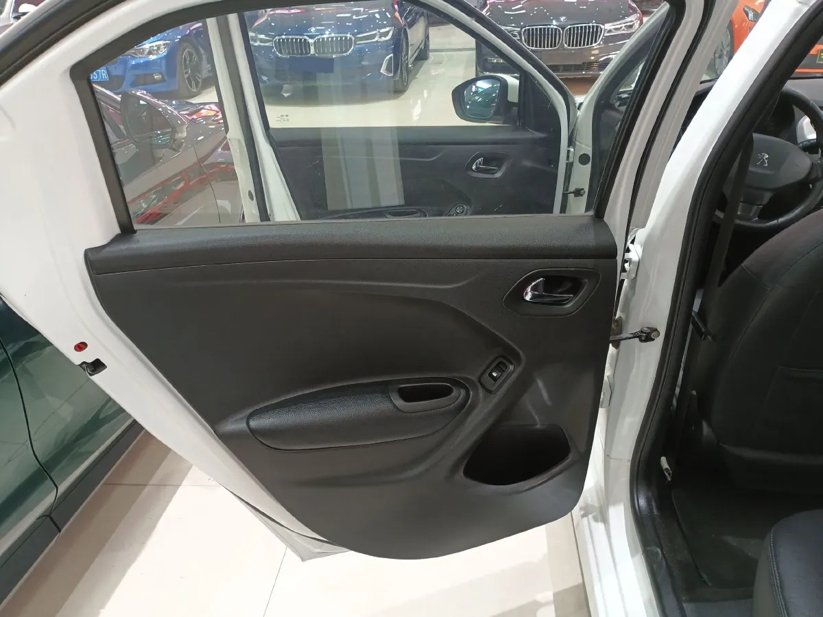 2014 Peugeot 301 1.6L 117HP L4 4AT,autocango,china used car exporter,china ev exporter,chinese used car exporter,chinese used ev exporter