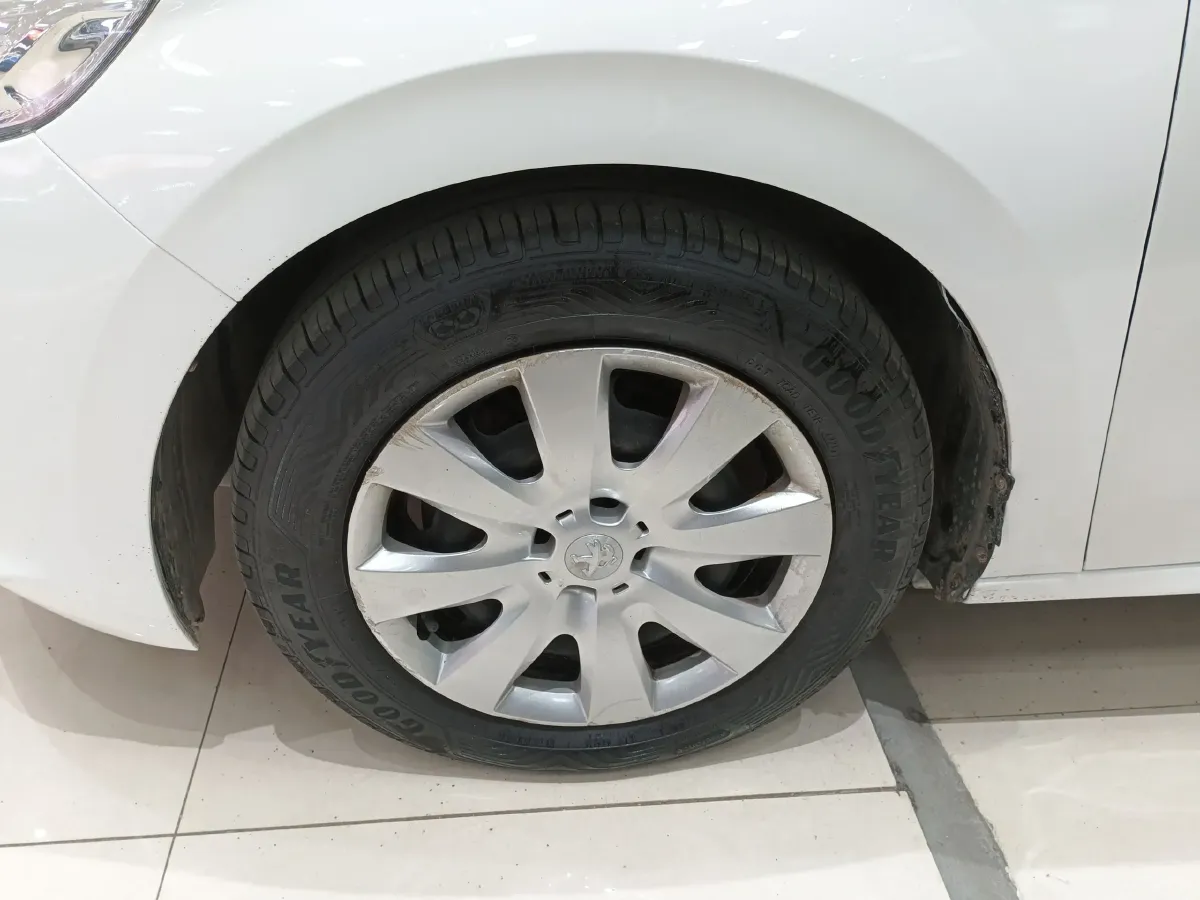 2014 Peugeot 301 1.6L 117HP L4 4AT,autocango,china used car exporter,china ev exporter,chinese used car exporter,chinese used ev exporter