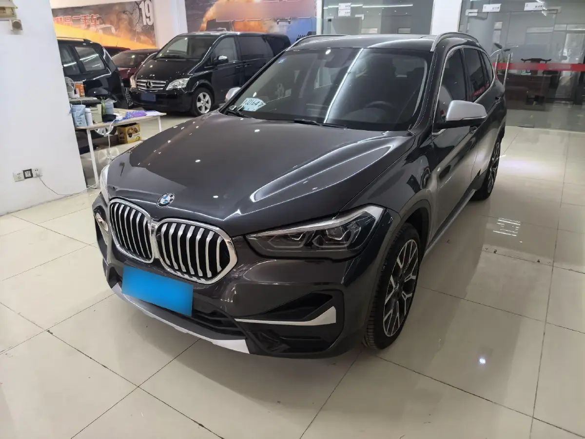 2022 BMW X1 2.0T 192HP L4 8AT
