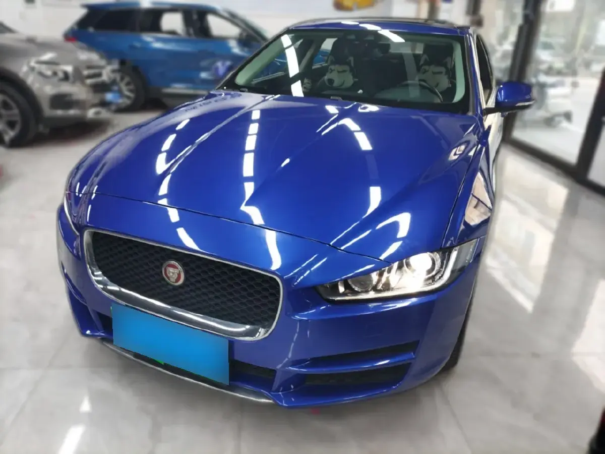 2018 Jaguar XEL 2.0T 200HP L4 8AT