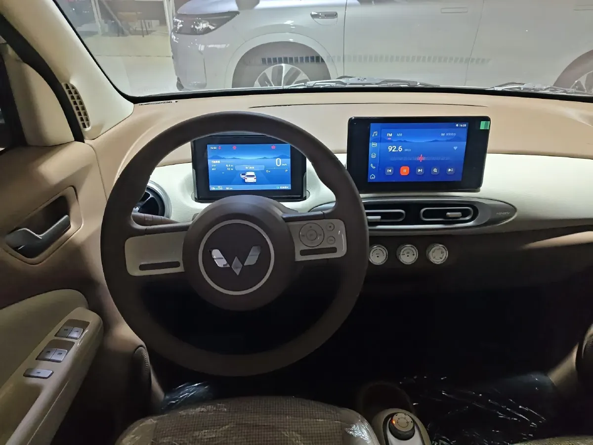 2025 WuLing HongGuang MINI EV BEV 16.2KWH,autocango,china used car exporter,china ev exporter,chinese used car exporter,chinese used ev exporter