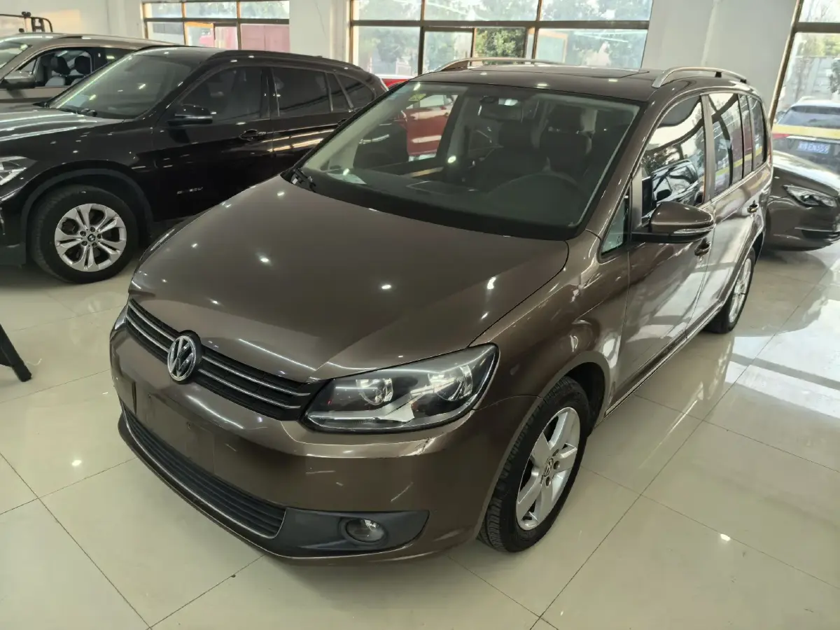 2013 Volkswagen Touran 1.4T 131HP L4 7DCT