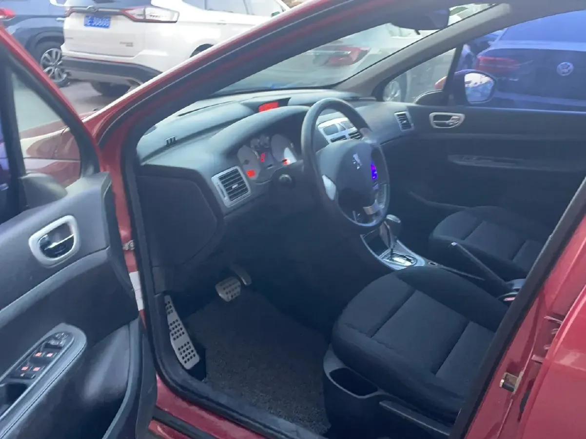 2013 Peugeot 307 1.6L 117HP L4 4AT,autocango,china used car exporter,china ev exporter,chinese used car exporter,chinese used ev exporter