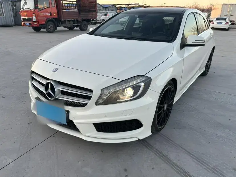 2015 Mercedes-Benz A Class 1.6T 156HP L4 7DCT