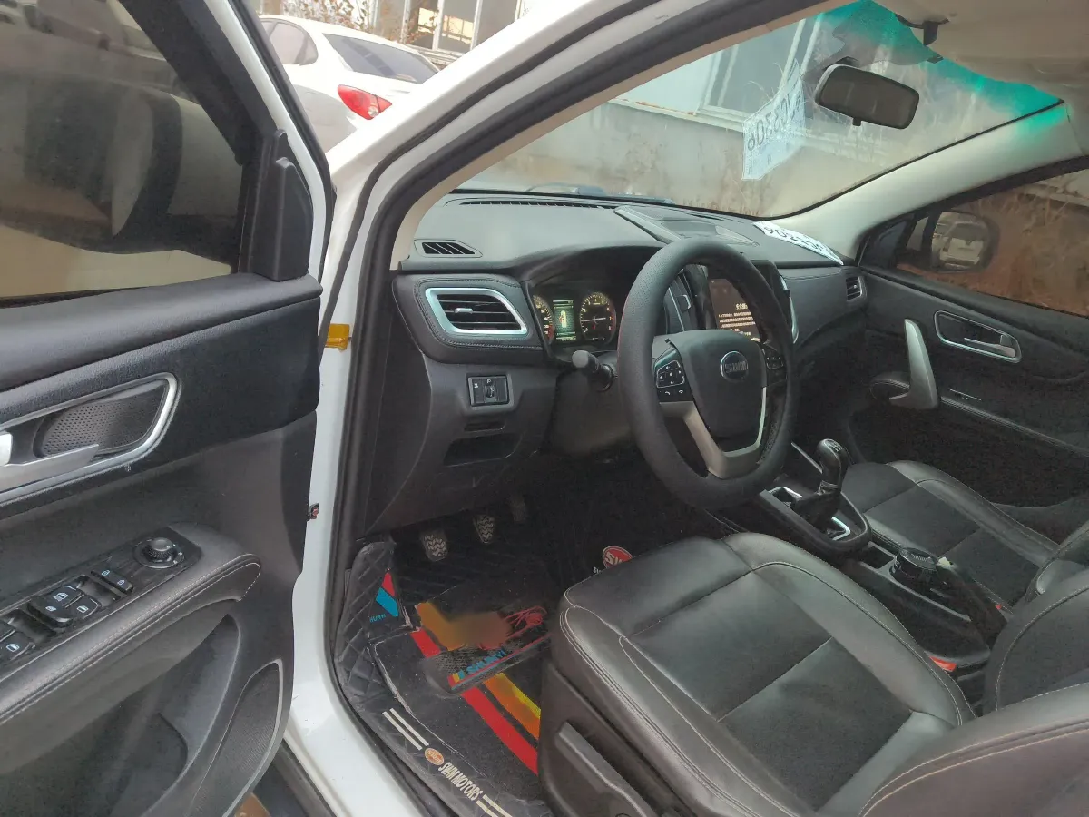 2016 SWM X7 1.5T 156HP L4 5MT,autocango,china used car exporter,china ev exporter,chinese used car exporter,chinese used ev exporter
