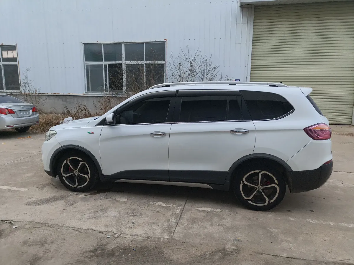 2016 SWM X7 1.5T 156HP L4 5MT,autocango,china used car exporter,china ev exporter,chinese used car exporter,chinese used ev exporter