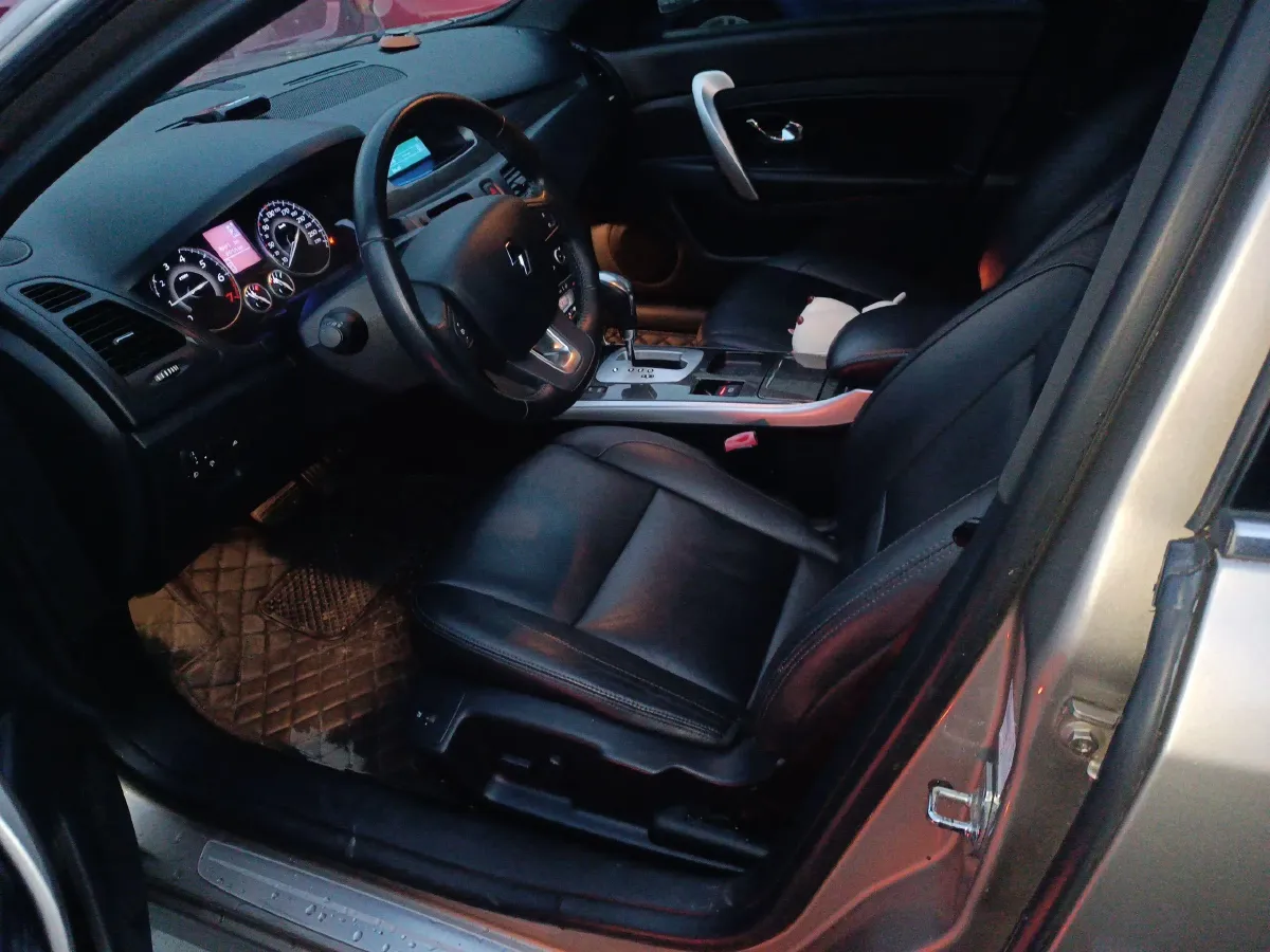 2013 Renault Latitude 2.0L 139HP L4 CVT,autocango,china used car exporter,china ev exporter,chinese used car exporter,chinese used ev exporter