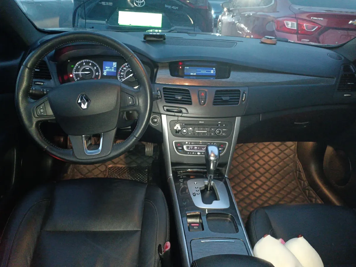 2013 Renault Latitude 2.0L 139HP L4 CVT,autocango,china used car exporter,china ev exporter,chinese used car exporter,chinese used ev exporter