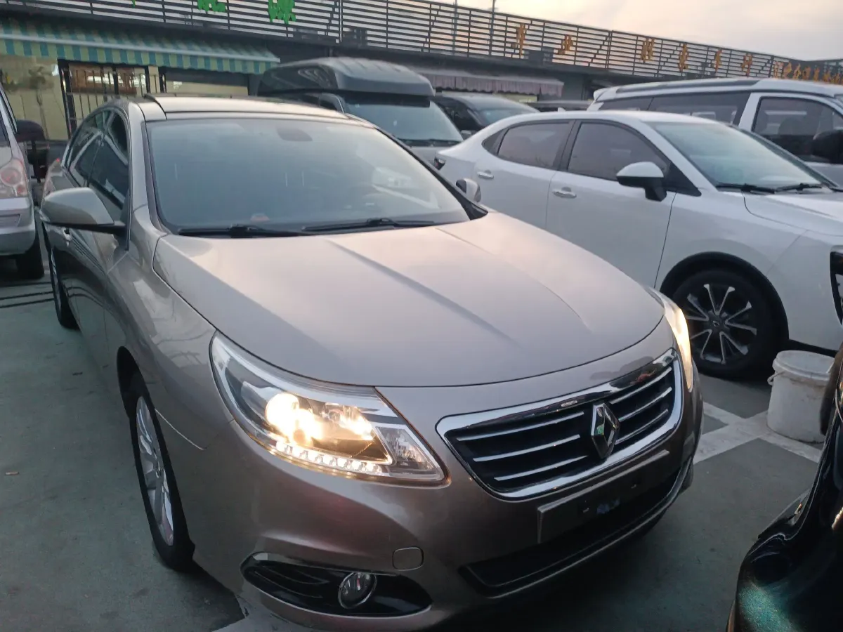 2013 Renault Latitude 2.0L 139HP L4 CVT,autocango,china used car exporter,china ev exporter,chinese used car exporter,chinese used ev exporter