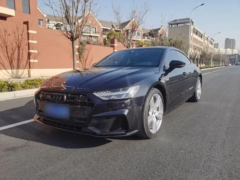 2022 Audi A7L 2.0T 245HP L4 7DCT