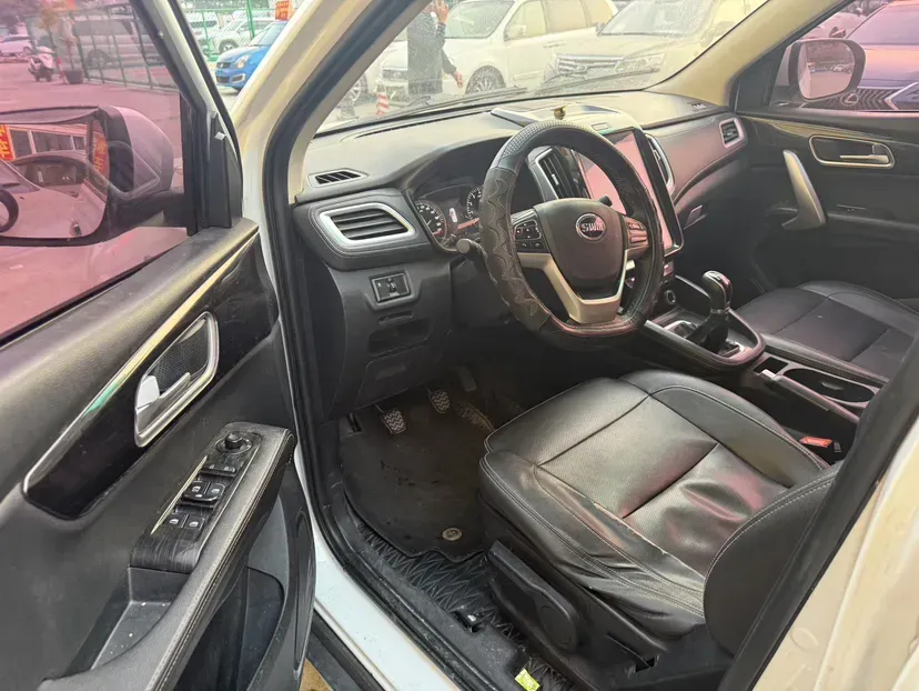 2016 SWM X7 1.5T 156HP L4 5MT,autocango,china used car exporter,china ev exporter,chinese used car exporter,chinese used ev exporter