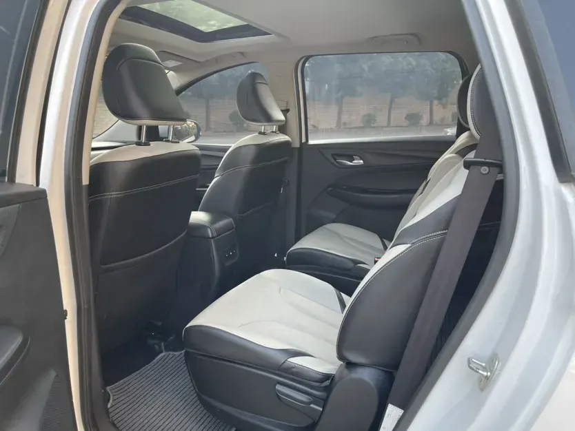 2017 BaoJun 730 1.5T 150HP L4 6MT,autocango,china used car exporter,china ev exporter,chinese used car exporter,chinese used ev exporter