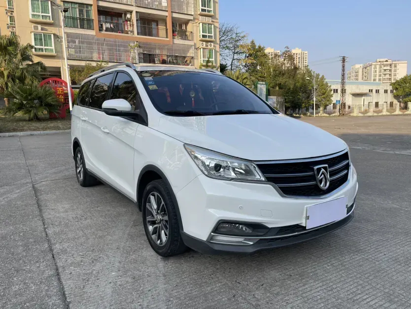 2017 BaoJun 730 1.5T 150HP L4 6MT,autocango,china used car exporter,china ev exporter,chinese used car exporter,chinese used ev exporter