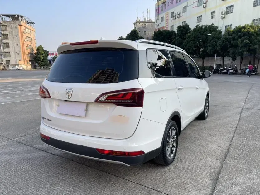 2017 BaoJun 730 1.5T 150HP L4 6MT,autocango,china used car exporter,china ev exporter,chinese used car exporter,chinese used ev exporter