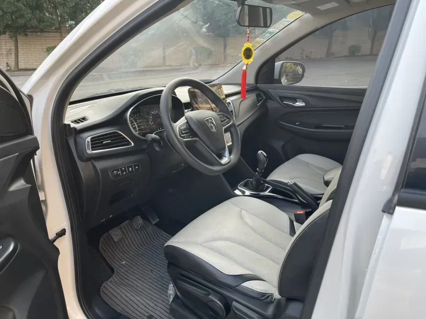 2017 BaoJun 730 1.5T 150HP L4 6MT,autocango,china used car exporter,china ev exporter,chinese used car exporter,chinese used ev exporter