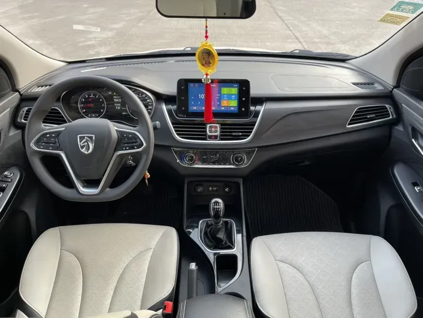 2017 BaoJun 730 1.5T 150HP L4 6MT,autocango,china used car exporter,china ev exporter,chinese used car exporter,chinese used ev exporter
