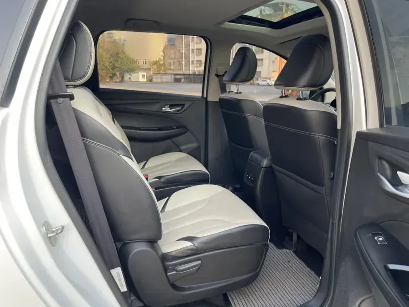 2017 BaoJun 730 1.5T 150HP L4 6MT,autocango,china used car exporter,china ev exporter,chinese used car exporter,chinese used ev exporter