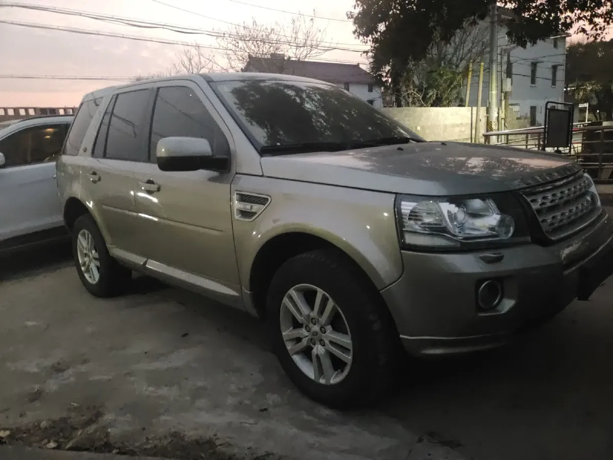 2013 Land Rover Freelander 2 2.2T 190HP L4 6AT,autocango,china used car exporter,china ev exporter,chinese used car exporter,chinese used ev exporter