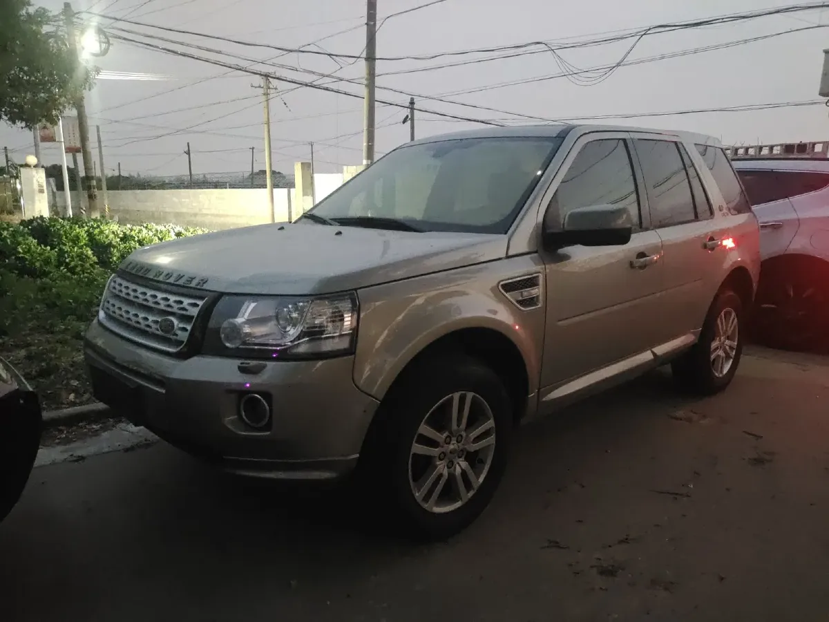 2013 Land Rover Freelander 2 2.2T 190HP L4 6AT,autocango,china used car exporter,china ev exporter,chinese used car exporter,chinese used ev exporter