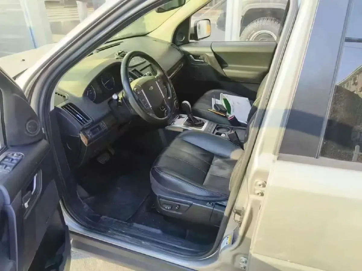 2013 Land Rover Freelander 2 2.2T 190HP L4 6AT,autocango,china used car exporter,china ev exporter,chinese used car exporter,chinese used ev exporter