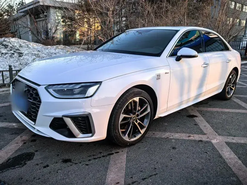 2022 Audi A4L 2.0T 190HP L4 7DCT