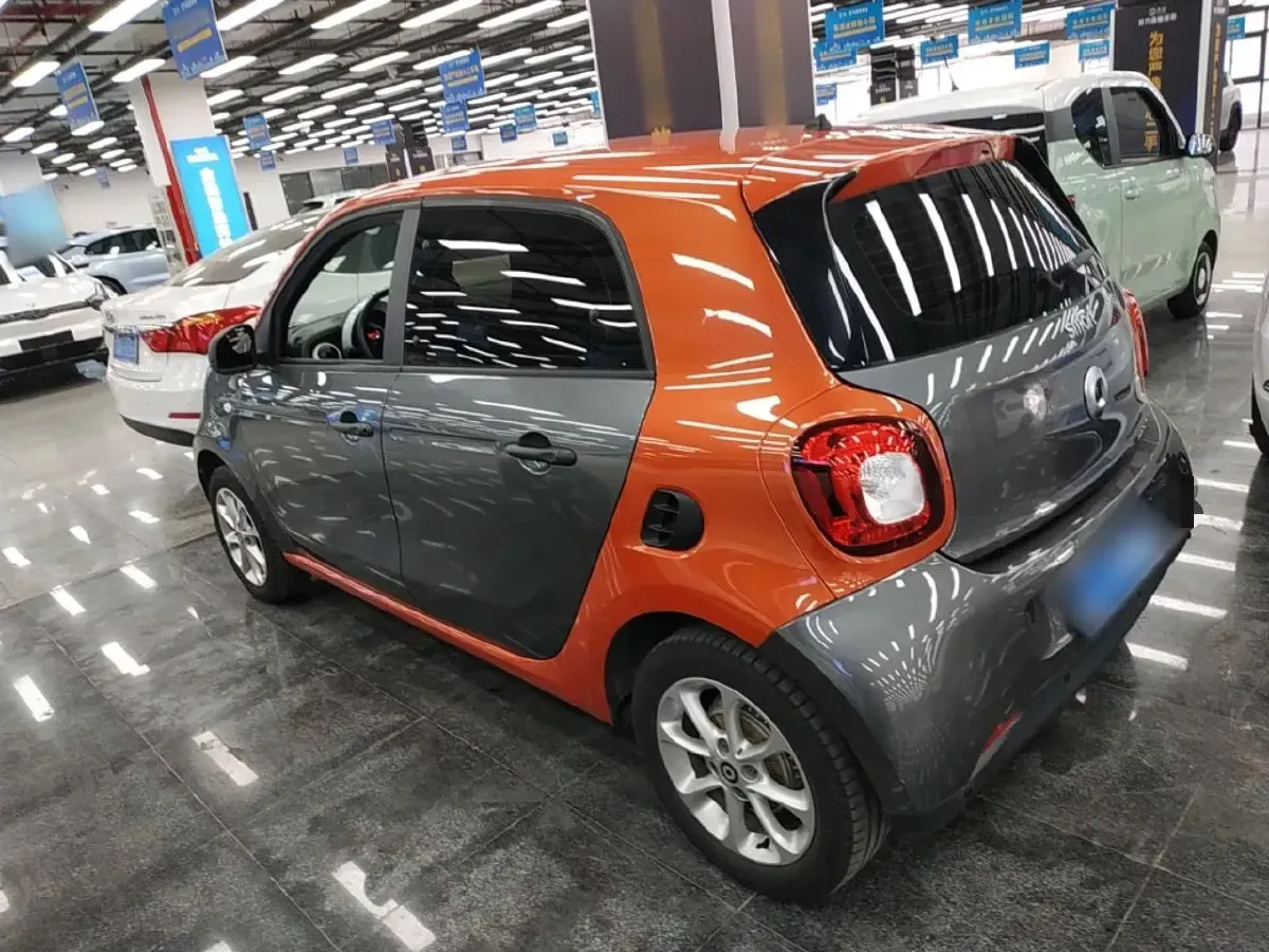 2016 Smart smart forfour 1.0L 71HP L3 6DCT,autocango,china used car exporter,china ev exporter,chinese used car exporter,chinese used ev exporter
