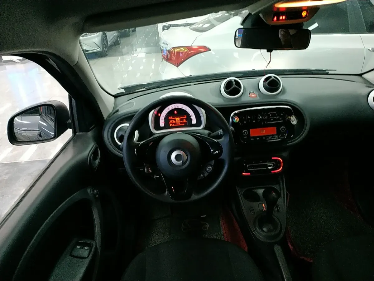 2016 Smart smart forfour 1.0L 71HP L3 6DCT,autocango,china used car exporter,china ev exporter,chinese used car exporter,chinese used ev exporter