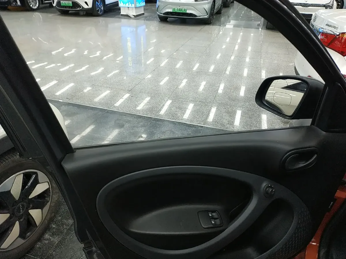 2016 Smart smart forfour 1.0L 71HP L3 6DCT,autocango,china used car exporter,china ev exporter,chinese used car exporter,chinese used ev exporter