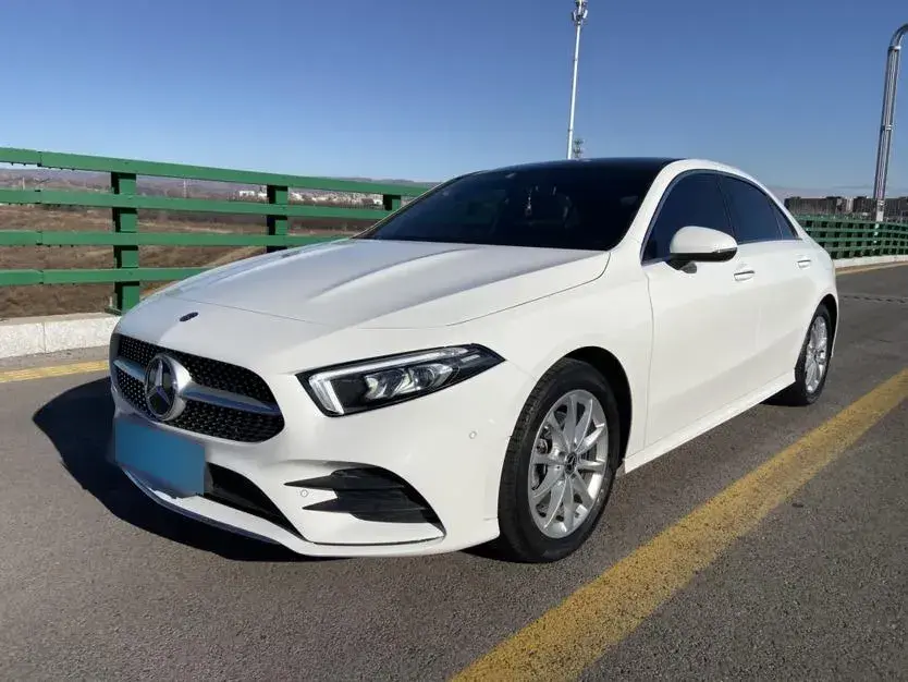 2020 Mercedes-Benz A Class 1.3T 163HP L4 7DCT