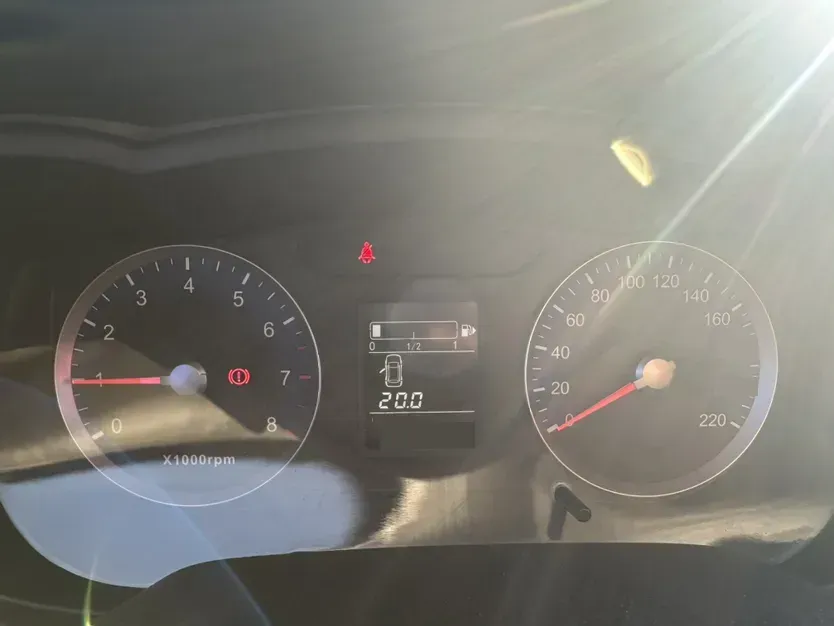 2015 Venucia R50 1.6L 117HP L4 5MT,autocango,china used car exporter,china ev exporter,chinese used car exporter,chinese used ev exporter