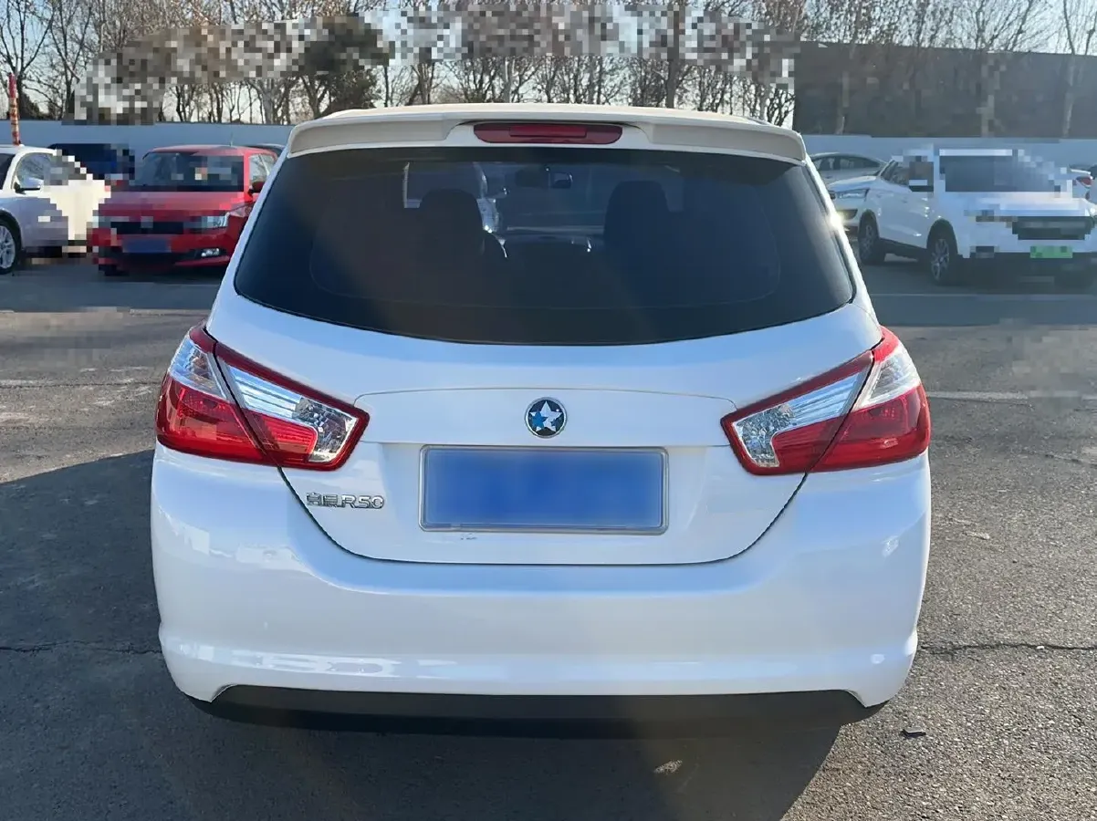 2015 Venucia R50 1.6L 117HP L4 5MT,autocango,china used car exporter,china ev exporter,chinese used car exporter,chinese used ev exporter